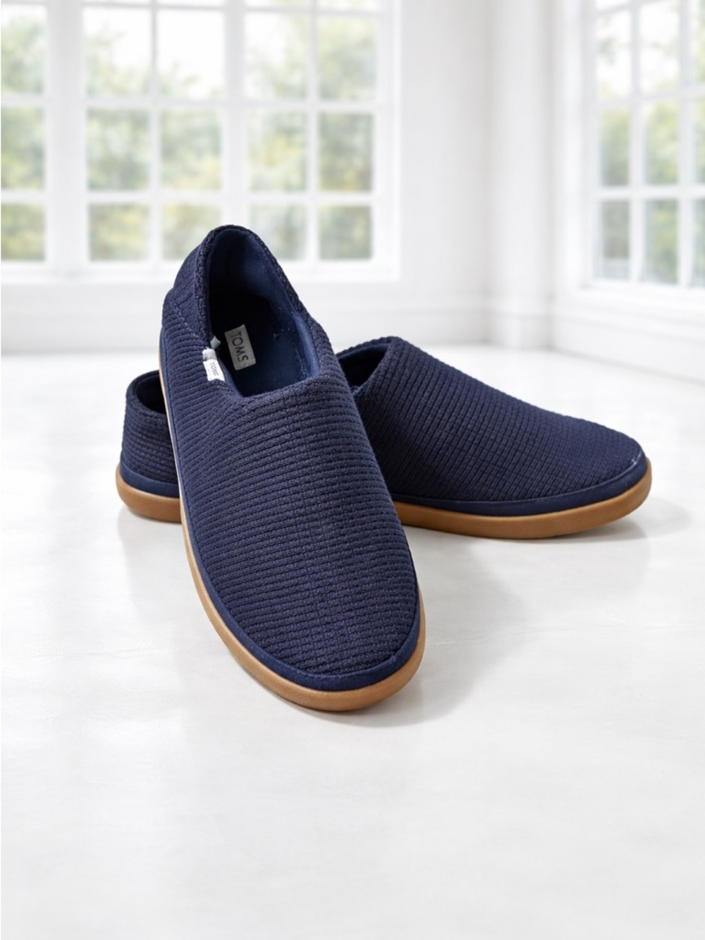 Toms Navy Knit Slip-On Loafers with Tan Soles Mens 8.5 EUC